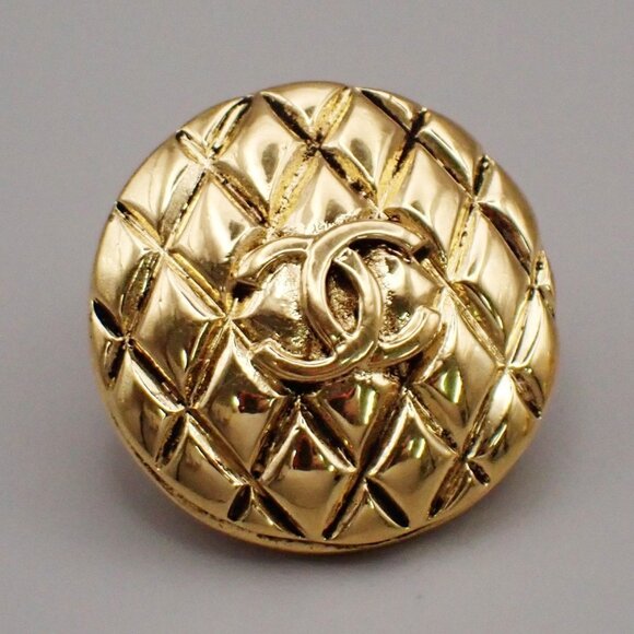 CHANEL CC Logo Matelasse Round Button Earrings 25 Clip-On Gold Vintage - Picture 4 of 11